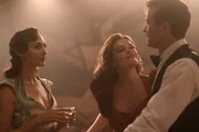 L-R: Linnet Ridgeway (Gal Gadot), Jacqueline De Bellefort (Emma Mackey), Simon Doyle (Armie Hammer)