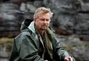 Der zwielichtige Betriebschef Hallvard Johnsen (Dennis Storhoei) hat etwas zu verbergen.