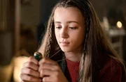 Tinka (Josephine Chavarria Højbjerg) in 'Tinkas Weihnachtsabenteuer'. Tinka (Josephine Chavarria Højbjerg) in 'Tinkas Weihnachtsabenteuer'.