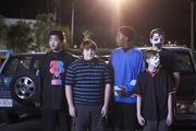 (v.l.n.r.) Eddie Huang (Hudson Yang); Trent (Trevor Larcom); Walter (Prophet Bolden); Barefoot Dave (Evan Hannemann); Brian (Dash Williams)