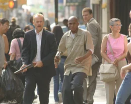 L-R: Jack Mosley (Bruce Willis) und Eddie Bunker (Mos Def)