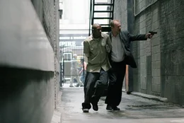 L-R: Eddie Bunker (Mos Def) und Jack Mosley (Bruce Willis)