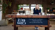 Zora Klipp, K&ouml;chin und Moderatorin, im Set der neuen NDR Kochsendung "Zora kocht's einfach".