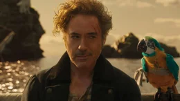 Dr. John Dolittle (Robert Downey Jr.) und Papagei Poly (Emma Thompson)