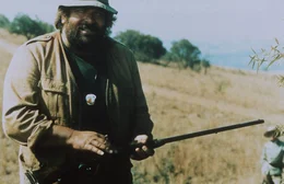 Nach dem Absturz landen Salud (Bud Spencer) und Plata unter Diamantensch&uuml;rfern ...