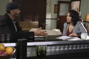 Joe West (Jesse L. Martin), Iris West-Allen (Candice Patton, r.)