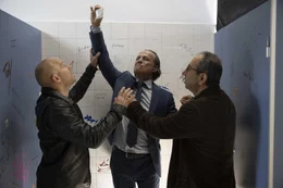 Wer versteckt das Koks im Spind des Schwiegersohns ins spe? Kalle (J&uuml;rgen Vogel), Arthur (Heiner Lauterbach) und Yus (Hilmi S&ouml;zer).