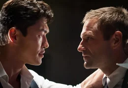 L-R: Kang (Rick Yune) und Pr&auml;sident Benjamin Asher (Aaron Eckhart).