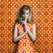 Caitlin FitzGerald als Libby Masters