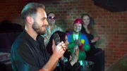 Aufgeregt bereitet Malte den Start des 72h-Partymarathons im Matrix vor, von dem seine Zukunft als Chefbooker abhängt. Um vorher noch Schlaf zu tanken, holt er sich Raffis Hilfe. Doch die nutzt die Gelegenheit, ihn bei Piet anzuschwärzen.