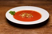 Vorspeise: Rote Erdäpfelsuppn mit Schwammerl. Vorspeise: Rote Erdäpfelsuppn mit Schwammerl.