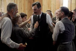 Photo by Melinda Sue Gordon c 2007 by PARAMOUNT VANTAGE, a Division of PARAMOUNT PICTURES and MIRAMAX FILM CORP. All Rights Reserved. Az poleje sie krew - film 2007 There Will Be Blood - film rezyser - Paul Thomas Anderson wyk. Daniel Day-Lewis, Paul Dano, Kevin J. OConnor, Ciaran Hinds