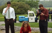 L-R: Don Flack (Eddie Cahill), Stella Bonasera (Melina Kanakaredes), Mac Taylor (Gary Sinise).