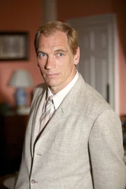 Thomas Royde (Julian Sands)