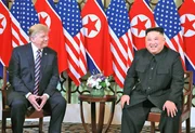 Er nannte ihn "Rocket Man". Doch aus dem Versuch von Donald Trump und Kim Jong-un, gemeinsame Verträge zu schließen, wurde nichts; Treffen von Donald Trump (l.) und Kim Jong-un (r.).
