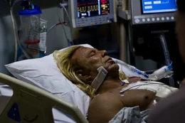 Randy 'The Ram' Robinson (Mickey Rourke)