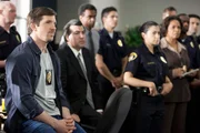 Officer Austin Kent (Dallas Clark, l.) und seine Kollegen machen sich auf die Suche nach dem Studentinnen-M&ouml;rder ...