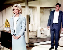 Die Koffer seiner Frau Judy (Doris Day, l.) sind gepackt. George Kimball (Rock Hudson, r.) versteht die Welt nicht mehr ...
