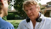 Big Fred McCain (Steve Forest, re.) bekommt von seinem Neffen Harold (Greg Evigan) Besuch. Er ist nicht erfreut darüber, weil er genau weiss, dass Harold wieder Spielschulden hat. Big Fred McCain (Steve Forest, re.) bekommt von seinem Neffen Harold (Greg Evigan) Besuch. Er ist nicht erfreut darüber, weil er genau weiss, dass Harold wieder Spielschulden hat.
