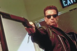 "Asta la Vista, Baby": Professionell entledigt sich der Terminator (Arnold Schwarzenegger) eines unliebsamen Feindes ...