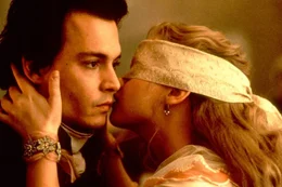 Blind Date mal anders: der junge Gendarm Ichabod Crane (Johnny Depp, l.) und die junge Katrina Van Tassel (Christina Ricci, r.) ...