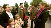 Die Familie wird von Eva Brenner, John Kosmalla sowie von allen Freunden und Bekannten Willkommen geheißen.