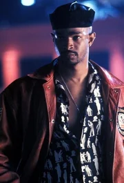 Als Cory, die Joe bewachen sollte, einem Mord zum Opfer f&auml;llt, h&auml;ngt sich ihr Freund, Ex-Footballer Jimmy (Damon Wayans), an die Fersen von Joe. Er bedr&auml;ngt ihn, gemeinsam nach dem M&ouml;rder zu suchen ...