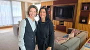 Anna Planken (l) arbeitet zusammen mit Executive Housekeeping Antonella Stubert eine Schicht im Team des Housekeeping im Kö59 mit. Anna Planken (l) arbeitet zusammen mit Executive Housekeeping Antonella Stubert eine Schicht im Team des Housekeeping im Kö59 mit.