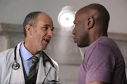Dr. Tim Fanning (Jamie McShane, l.); Anthony Carter (McKinley Belcher III, r.)