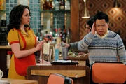 Max (Kat Dennings), Han (Matthew Moy)