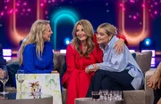 Moderatorin Barbara Schöneberger im Gespräch mit Frauke und Naomi Ludowig. Moderatorin Barbara Schöneberger im Gespräch mit Frauke und Naomi Ludowig.