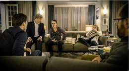 Familienstreit (v.l.n.r.): Thomas (Florian David Fitz), Ren&eacute; (Justus von Dohn&aacute;nyi), Anna (Janina Uhse), Elisabeth (Caroline Peters), Stephan (Christoph Maria Herbst)