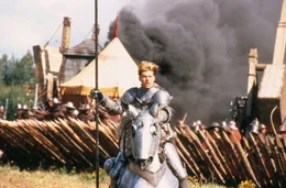 Johanna (Mila Jovovic) hasst die Engl&auml;nder, die Leid &uuml;ber ihr Dorf brachten. Eines Tages hat sie auf einem Feld eine g&ouml;ttliche Vision. Von da an ist ihr klar: Sie wird Frankreich von den Besatzern befreien und Karl den VII. zur Krone verhelfen.