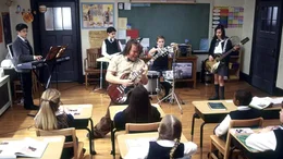 Dewey (Jack Black) fasst den verr&uuml;ckten Plan, aus seinen Sch&uuml;lern eine waschechte Rockband zu formen..