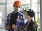 Juliane Noak (Gina Alice Stiebitz) und ihr Vater Erik (Maximilan Grill) hatten auf der Rückfahrt von ihrem Ostseeurlaub einen Autounfall. Erik Noaks Schulter schmerzt sehr stark, Juliane scheint es an nichts zu fehlen.