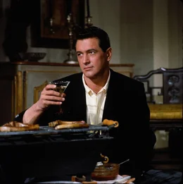 Das romantische Abendessen ist Teil von Carters (Rock Hudson) Plan, seine Frau Toni f&uuml;r sich zur&uuml;ckzugewinnen.