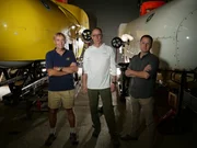 Hawaii - Experte Terry Kerby mit Pete Kelsey und Marty Morgan im Hawaii Undersea Research Lab.