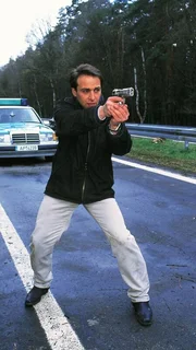 Semir (Erdogan Atalay) versucht den Täter zu stellen...