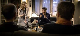 Ratet doch Mal, wie unser Sohn hei&szlig;en soll (v.l.n.r.): Stephan (Christoph Maria Herbst), Elisabeth (Caroline Peters), Thomas (Florian David Fitz), Ren&eacute; (Justus von Dohn&aacute;nyi)