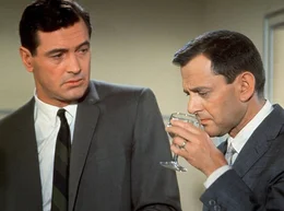 ARD SCHICK MIR KEINE BLUMEN (send me no flowers), USA 1964, Regie Norman Jewison, am Dienstag (11.10.11) um 00:20 Uhr im Ersten. George Kimball (Rock Hudson) glaubt, dass er sterben muss, und sein bester Freund und Nachbar Arnold (Tony Randall, re.) hat bereits eine Grabrede verfasst.