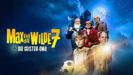 Geister in der Burg, Stress in der Schule und ein verr&uuml;cktes Fu&szlig;ball-Duell. Max  (Lucas Herzog) und die Wilde 7 st&uuml;rzen sich in ein aufregendes Abenteuer. Vorne Max und Laura (Klara N&ouml;lle), hinten Horst (Thomas Thieme), Vera (Uschi Glas) ), und Kilian (G&uuml;nther Maria Halmer)