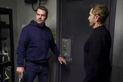 G. Callen (Chris O'Donnell, l.)