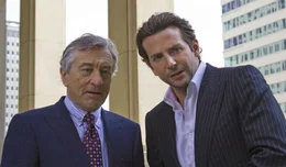 Welche Macht k&ouml;nnen Carl Van Loon ( Robert De Niro, l.) und Eddie Morra (Bradley Cooper, r.) dank der Pille NZT-48 erlangen?