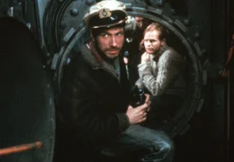 Der Sauerstoff wird knapp an Bord der U-96: Kapit&auml;n Hellriegel (J&uuml;rgen Prochnow, li.) und Kriegsberichterstatter Werner (Herbert Gr&ouml;nemeyer) hoffen auf ein Wunder.