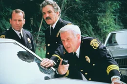 Ein Serienkiller treibt in Pittsburgh sein Unwesen. Als Polizist Tom Hardy (Bruce Willis) die Theorie &auml;u&szlig;ert, der T&auml;ter m&uuml;sse aus den eigenen Reihen kommen, wird er zum Wasserschutz strafversetzt. Das Morden beginnt von Neuem. Opfer sind Toms ehemalige Geliebte. Harding will mit Hilfe seiner Partnerin Jo (Sarah Jessica Parker) den Killer zur Strecke bringen.
