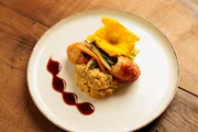 Hauptgang: "Bayrisches 'Pollo Fino' aus Bio-Hähnchen-Keulen mit Semmelsoße vom Blech dazu Gemüse". Hauptgang: "Bayrisches 'Pollo Fino' aus Bio-Hähnchen-Keulen mit Semmelsoße vom Blech dazu Gemüse".