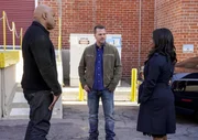 L-R: Sam Hanna (LL Cool J, l.), G. Callen (Chris O'Donnell, M.) und Assistant Director Shay Mosley (Nia Long, r.) sind den Tätern auf der Spur. Denken sie jedenfalls ...