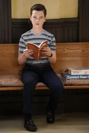 Iain Armitage (Sheldon Cooper). Iain Armitage (Sheldon Cooper).