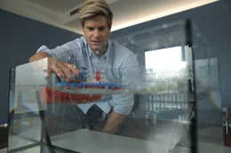 Warum verschwinden Schiffe im Bermuda-Dreieck? Physiker und Wissenschaftsjournalist Philip H&auml;usser pr&uuml;ft das in einem Experiment.