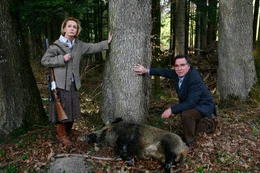 Gisela Schneeberger (Walli Gr&auml;fin von Felsen-Hepp), Elmar Wepper (Wendel Overmann).
